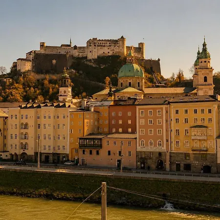 Historic Penthouse Loft With Fortress View Зальцбург